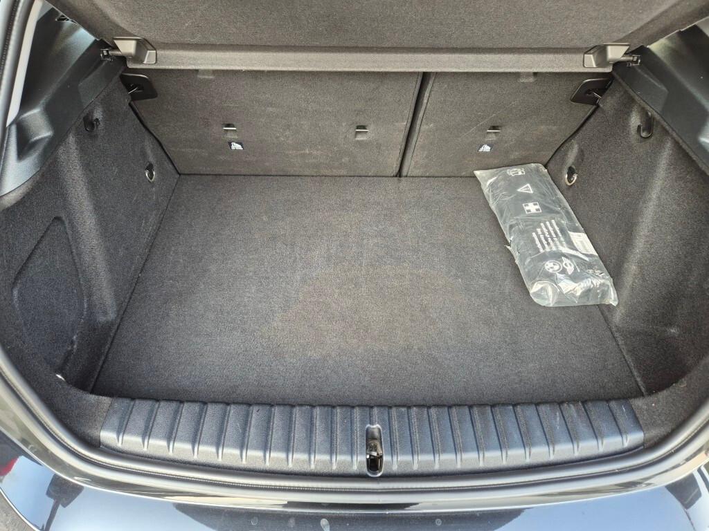 Bmw 116 116d 5p. Business Advantage