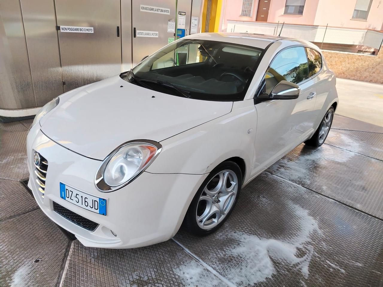 Alfa Romeo MiTo 1.6 JTDm 16V Distinctive 2010