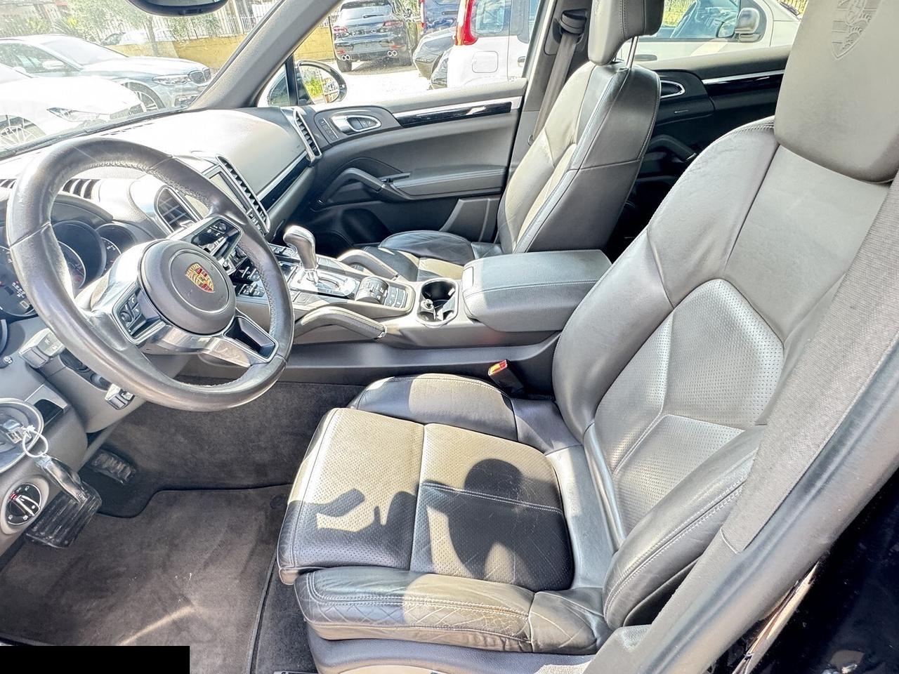 PORSCHE CAYENNE DIESEL NAVI PASM LED