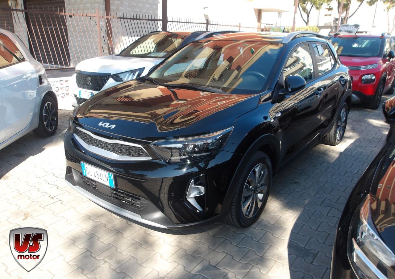 KIA STONIC 1.2 BENZ-KM 18.000-2022