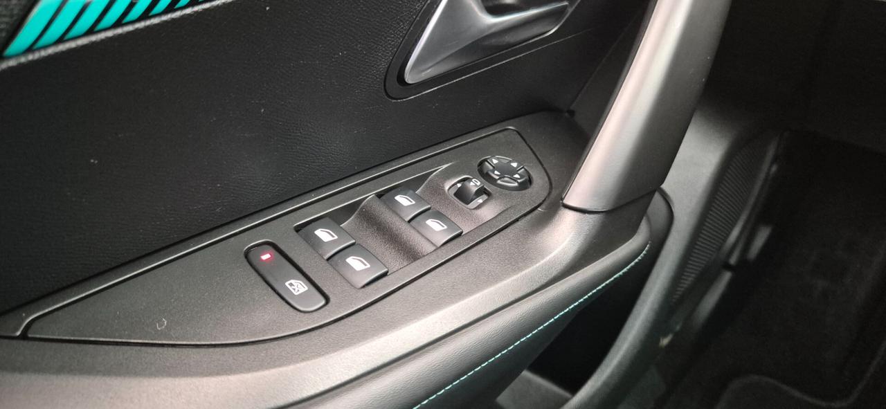 PEUGEOT 2008 1.5BlueHDI 130CV VIRTUAL COCKPIT 3D