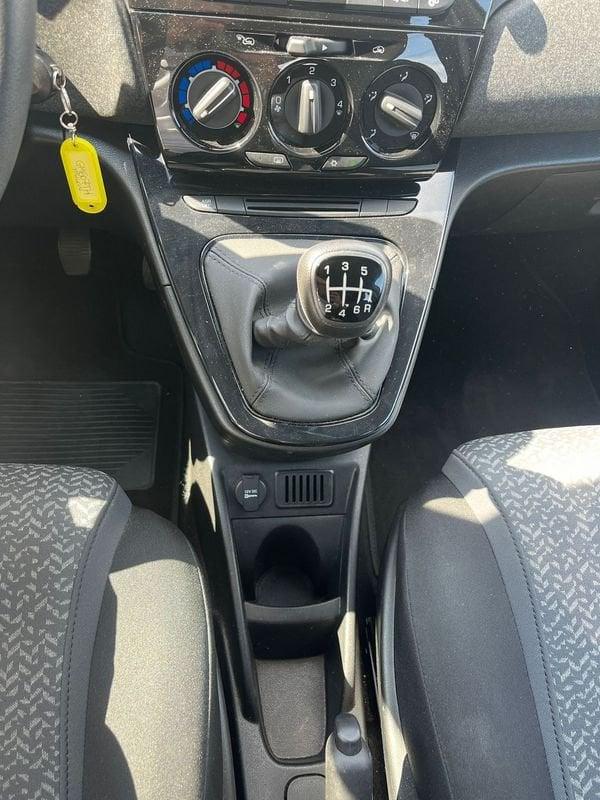 Lancia Ypsilon Ypsilon 1.0 FireFly 5 porte S&S Hybrid Silver