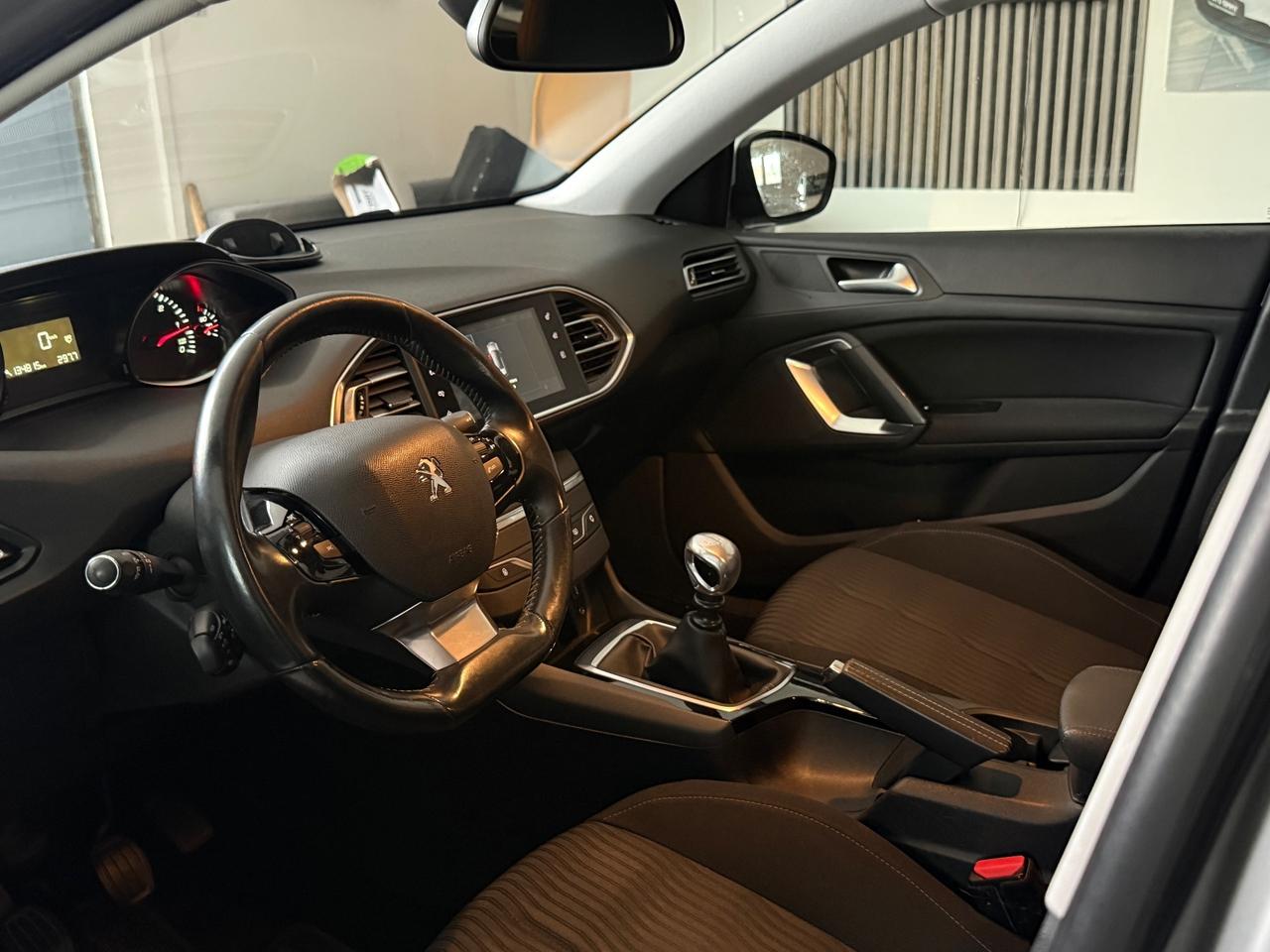 Peugeot 308 anno 2015 KM 130.000