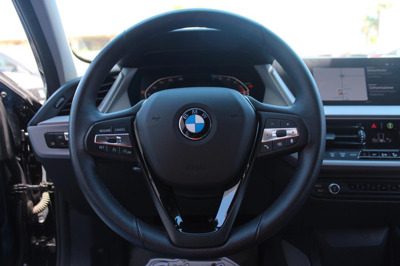 Bmw 120 120d 5p. Business Advantage
