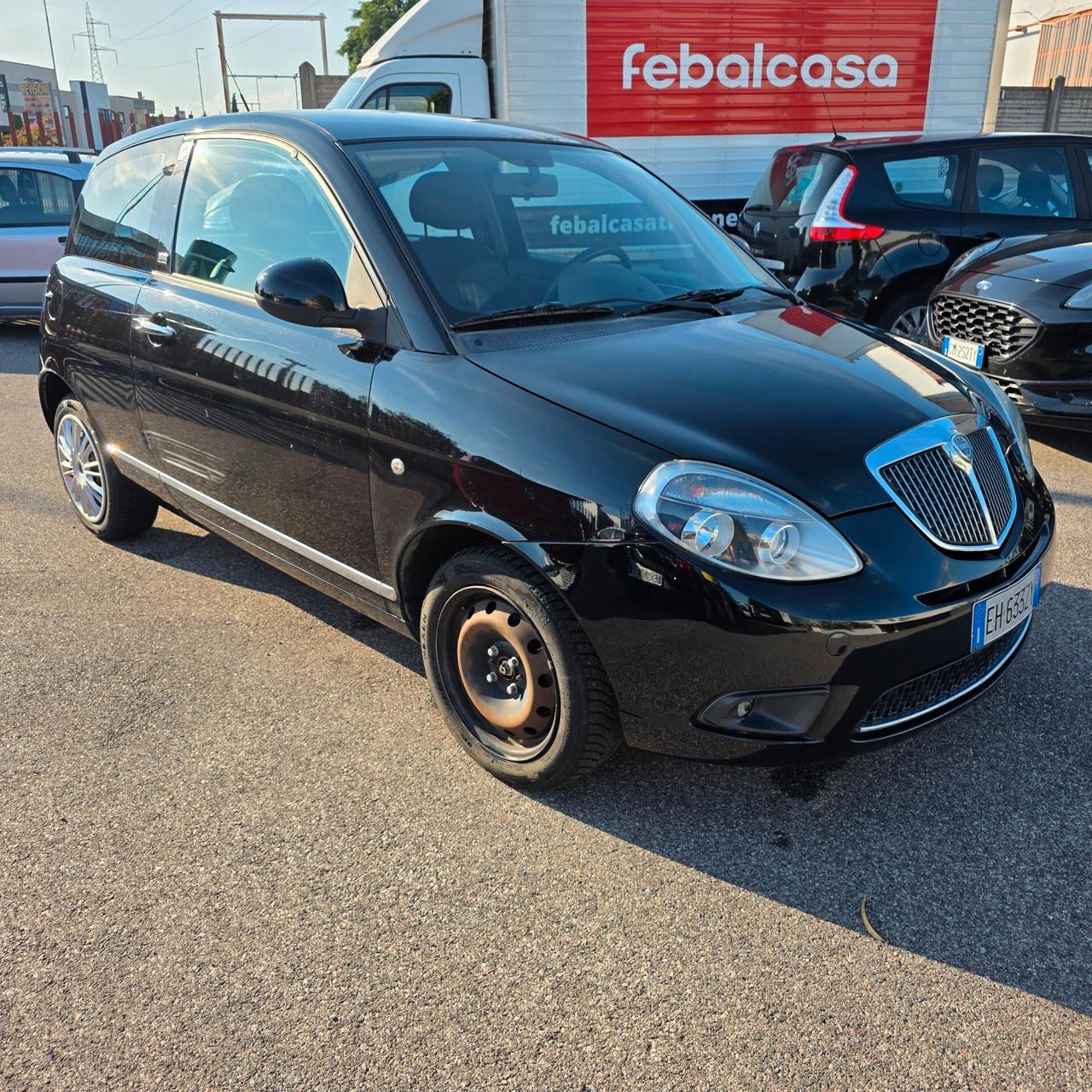 Lancia Ypsilon 1.3 MJT 75 CV Diva