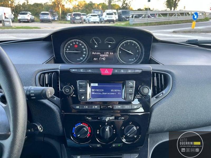 Lancia Ypsilon Ypsilon 1.0 FireFly 5 porte S&S Hybrid Ecochic Silver