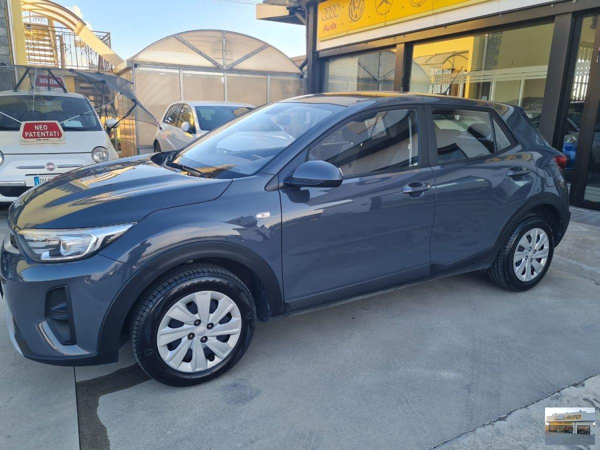 KIA Stonic 1.2 Benzina-Neopatentati-Anno 2022