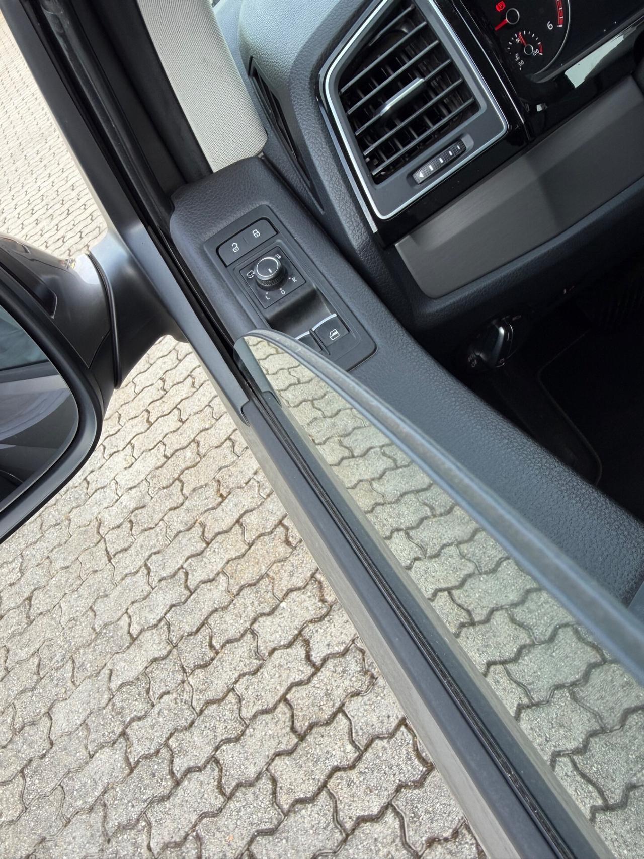 Volkswagen Transporter 2.0 GENERATION SIX FULL OPTIONAL