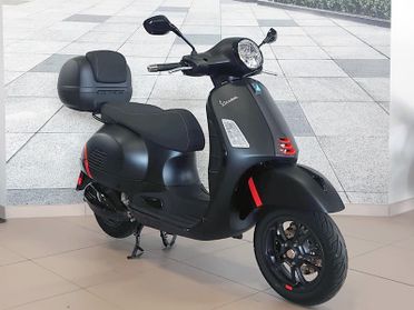 Piaggio Vespa GTS 300 Supersport HPE