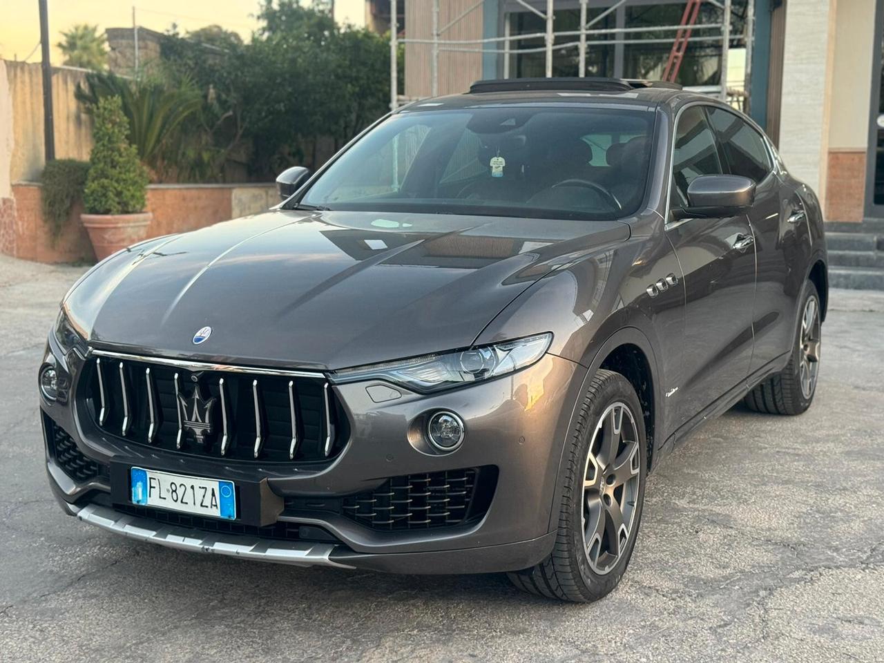 Maserati Levante Granlusso TETTO APRIBILE