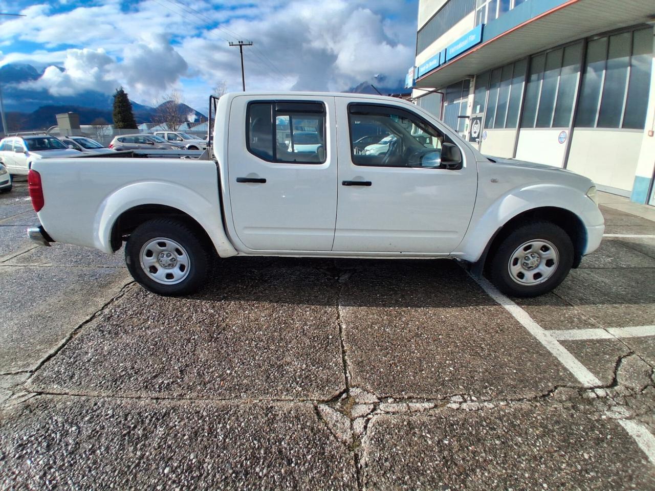 Nissan Navara 2.5 dCi 4 porte Double Cab XE