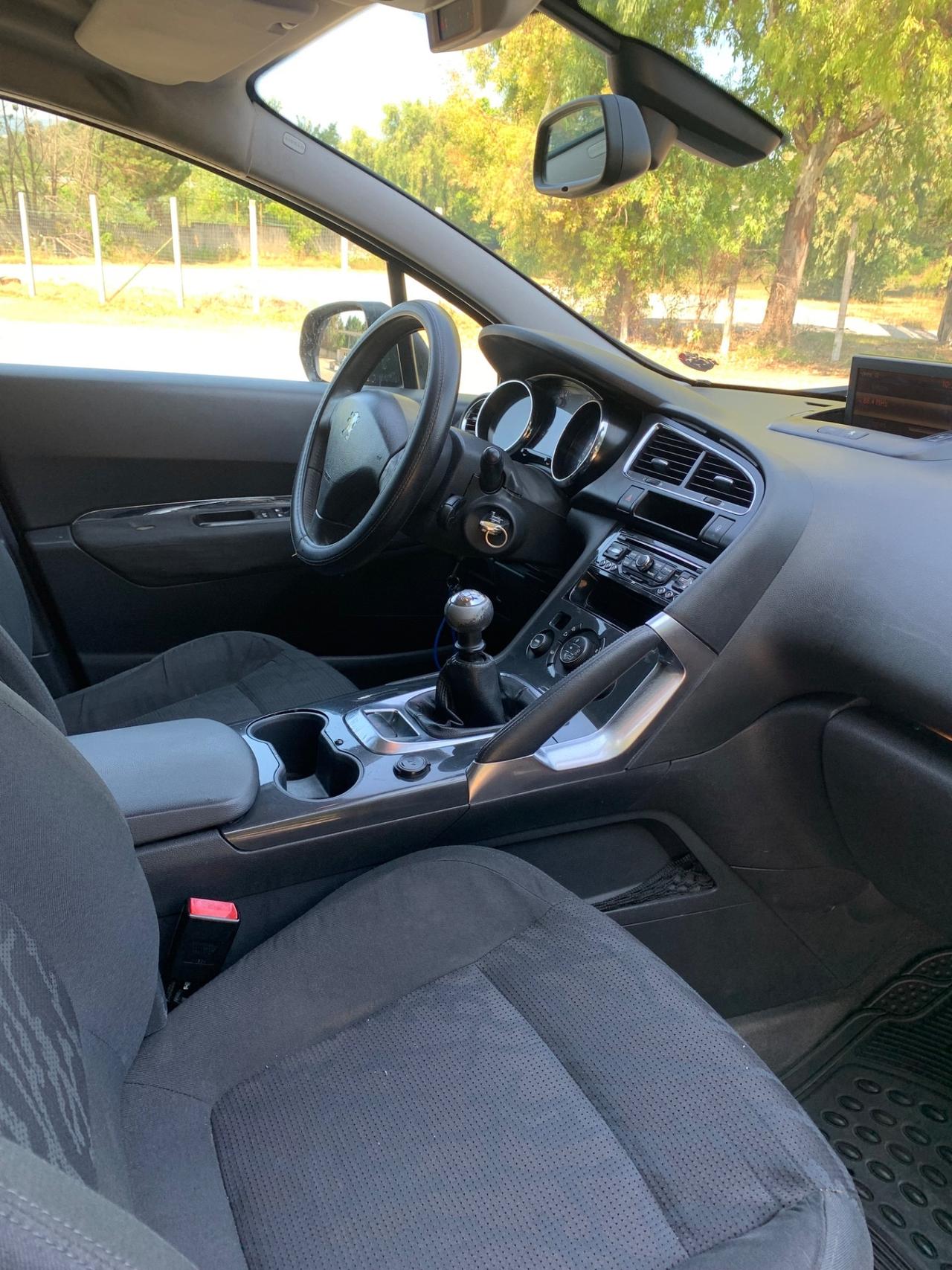 Peugeot 3008 1.6 HDi 112CV Business