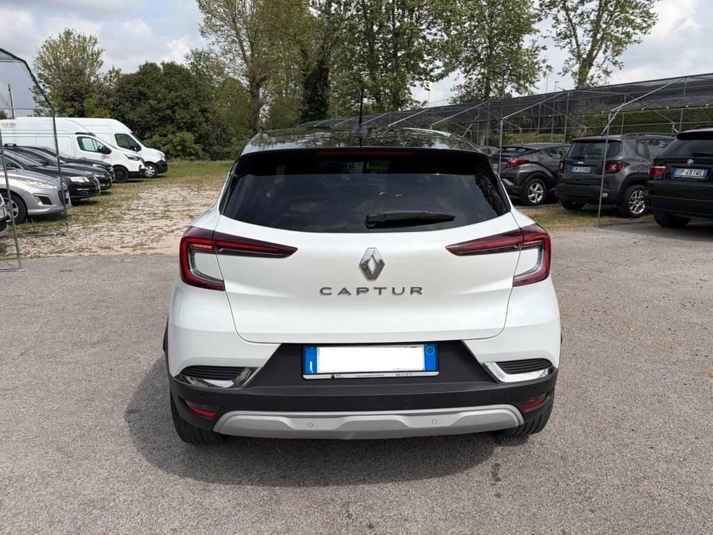 Renault Captur Mild Hybrid 140 CV Intens