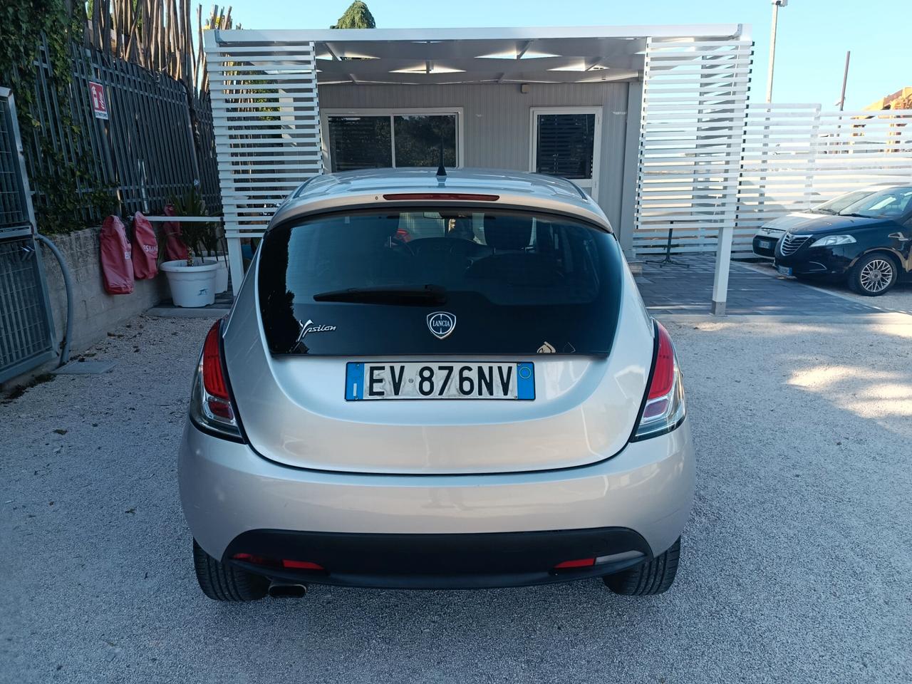 Lancia Ypsilon 1.2 69 CV 5 porte Silver