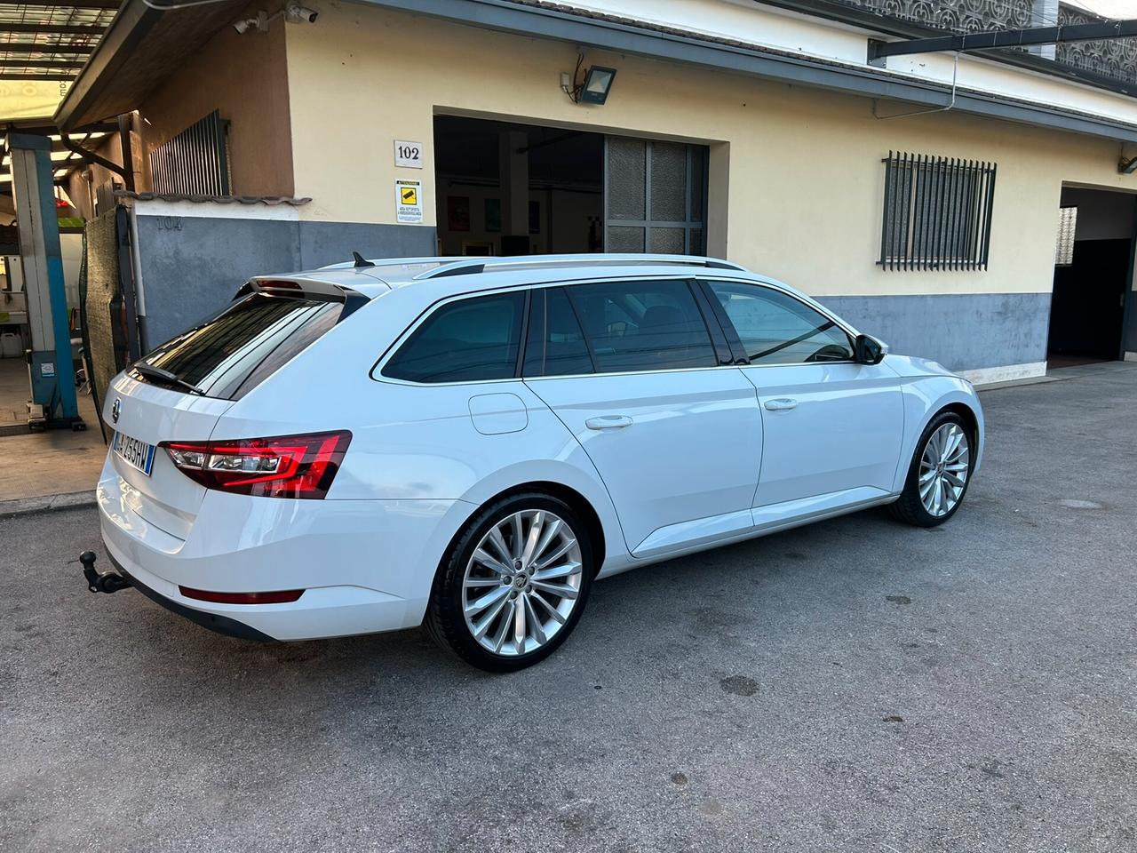 Skoda Superb 2.0 TDI 190 CV SCR DSG Wagon Ambition