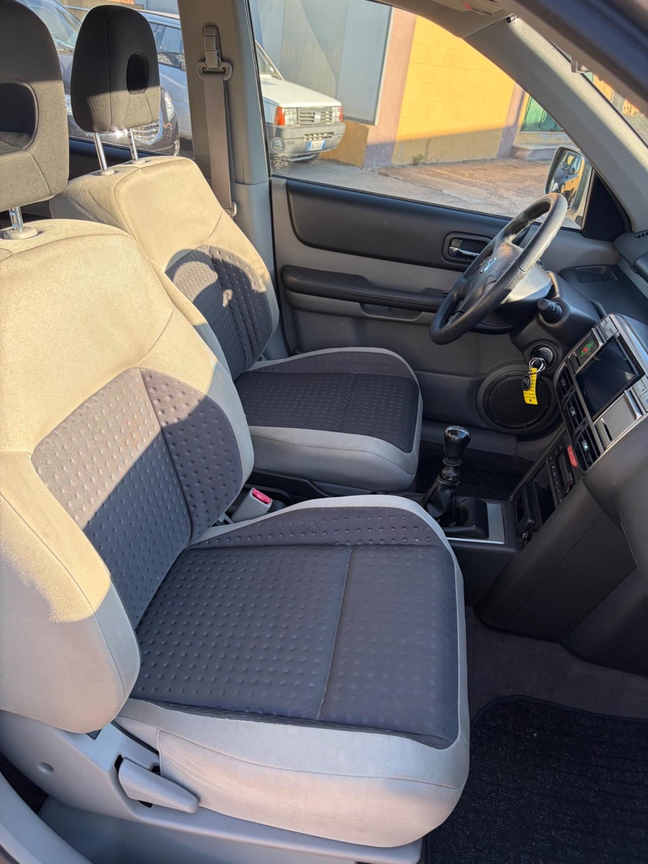 Nissan X-Trail 2.2 TD Di Elegance