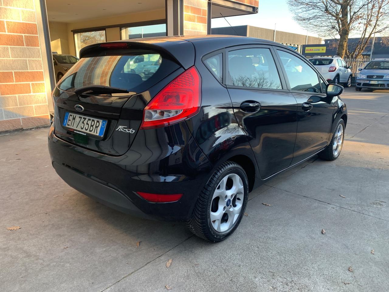 Ford Fiesta 1.4 TDCi 70CV 5 porte