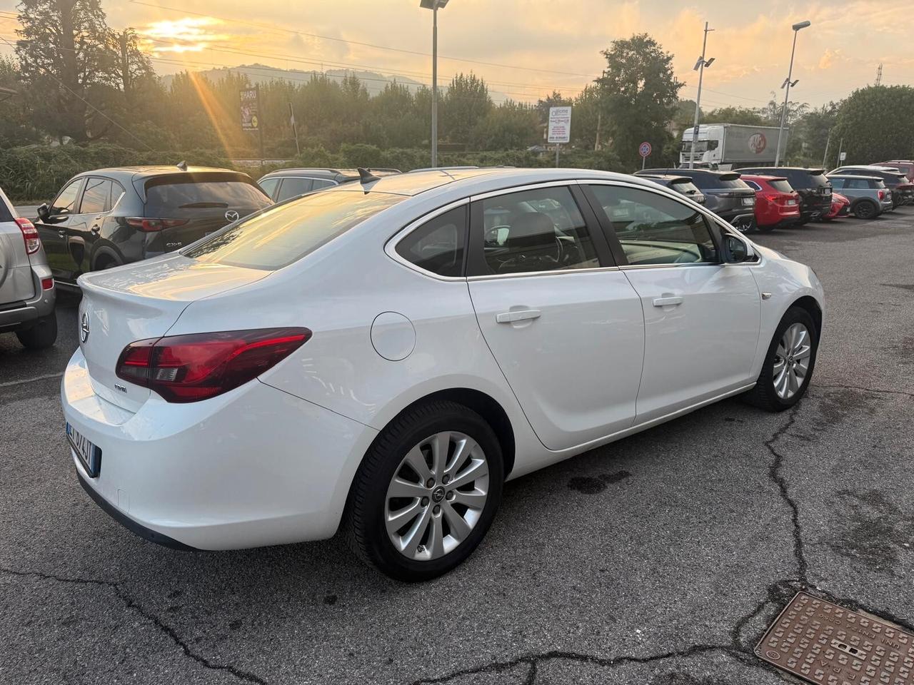 Opel Astra 1.6 CDTI EcoFLEX S&S 4 porte Cosmo