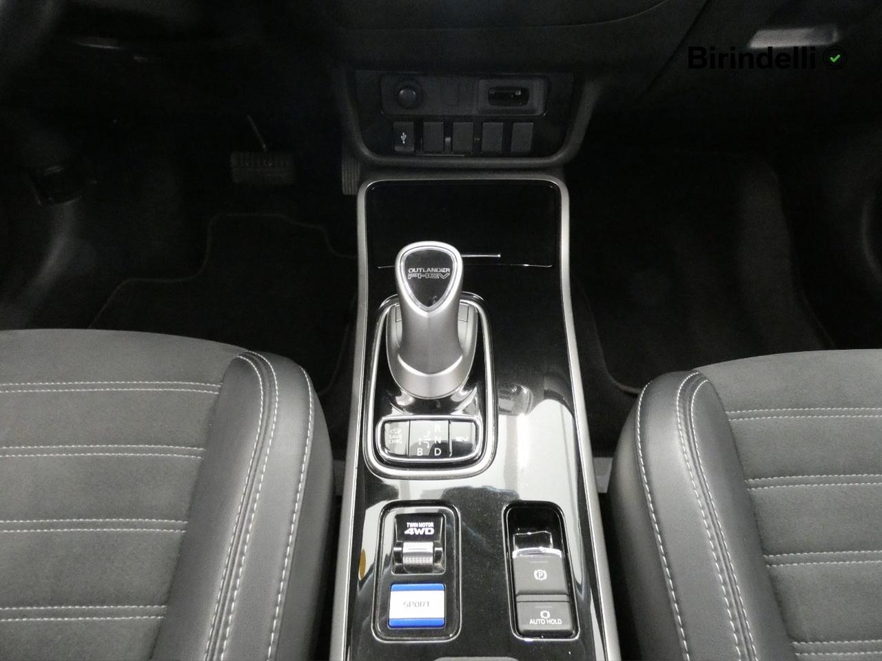 MITSUBISHI Outlander 3ª serie - Outlander 2.4 MIVEC 4WD PHEV Instyle Plus SDA