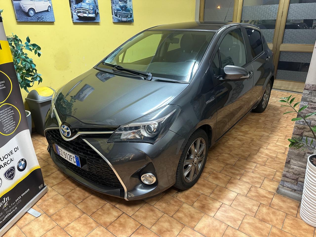 Toyota Yaris 1.5 Hybrid tetto panoramico