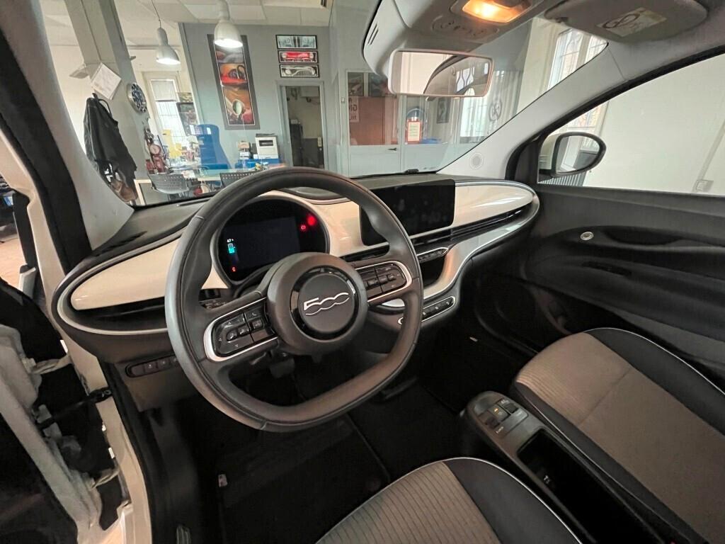 Fiat 500e Cabrio Icon 42KWh Batteria Nuova Adatta a Neopatentati
