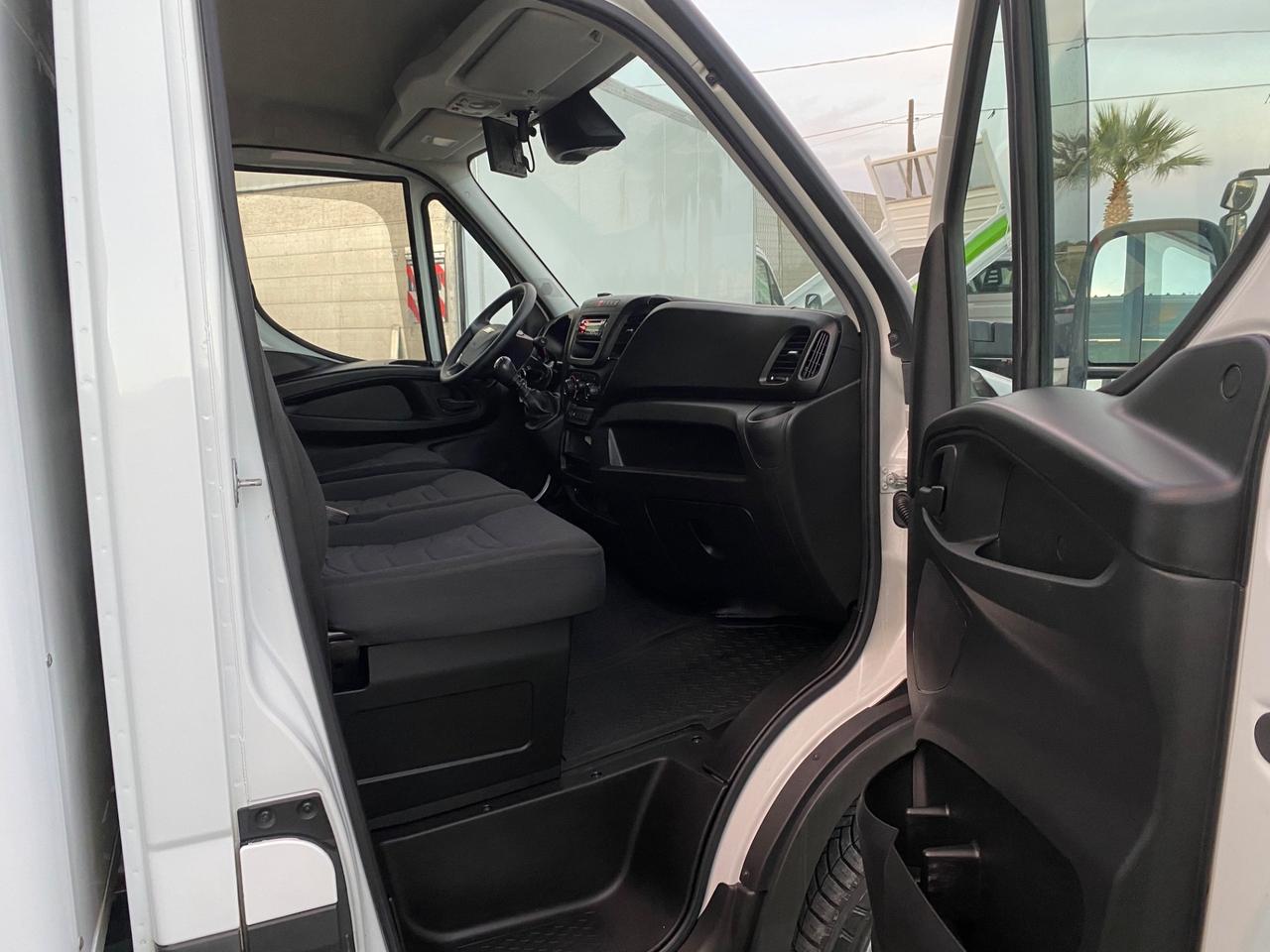 Iveco Daily 3.0 35-150 Anno 2019 Pedana