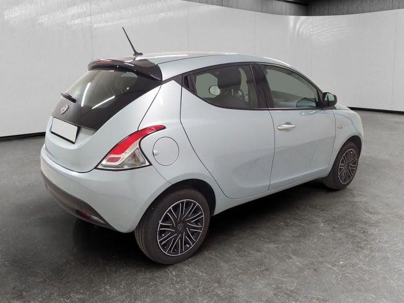 Lancia Ypsilon 1.0 firefly hybrid Silver Plus s&s 70cv