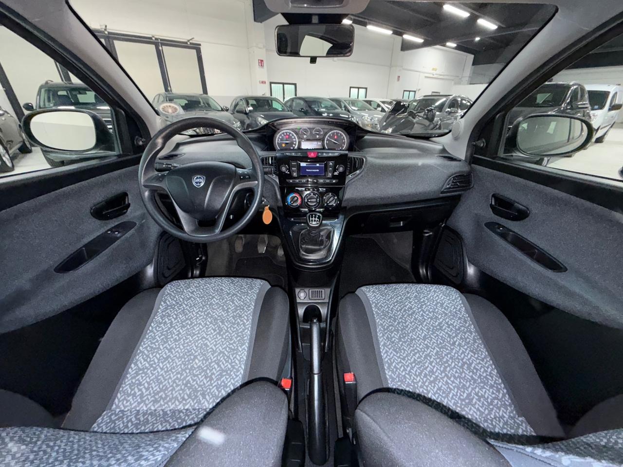 Lancia Ypsilon