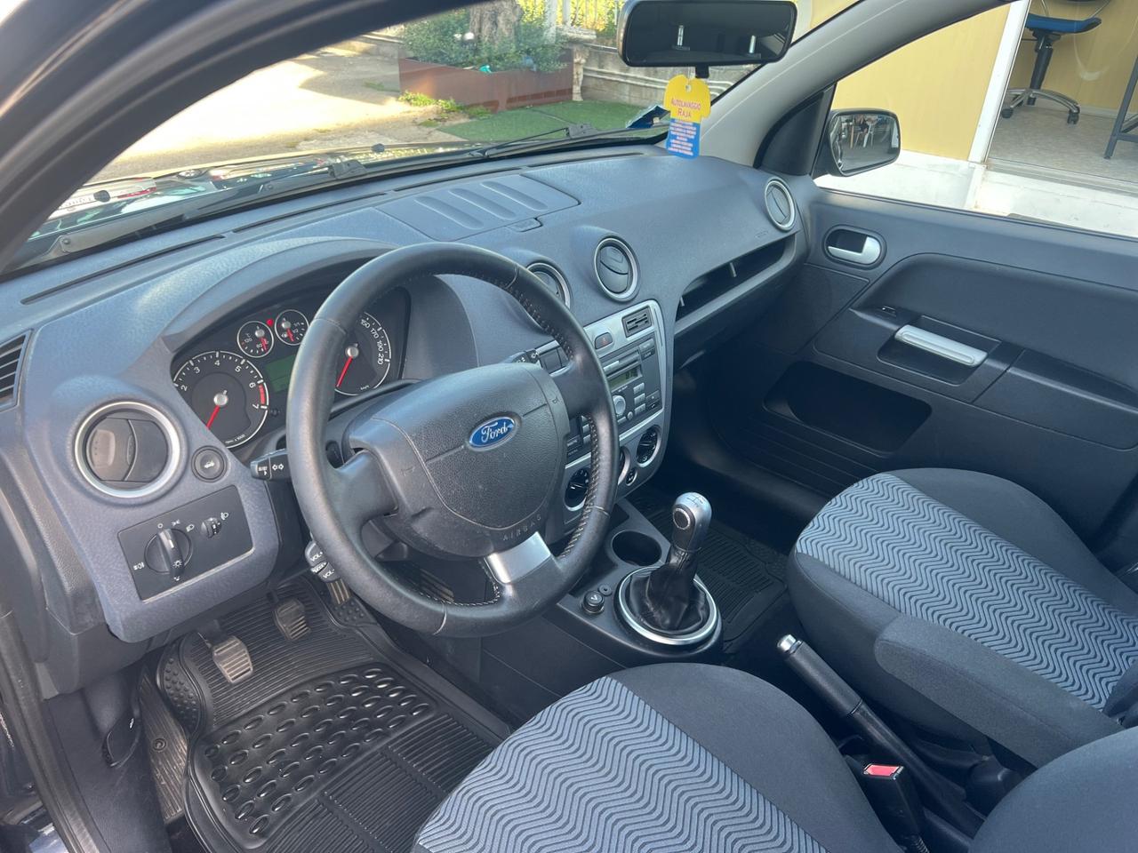 Ford Fusion 1.4 16V 5p. Titanium