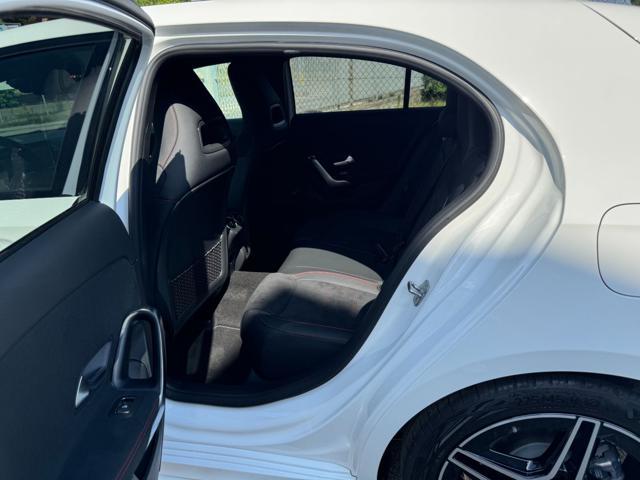 MERCEDES-BENZ A 180 Automatic AMG Line Premium