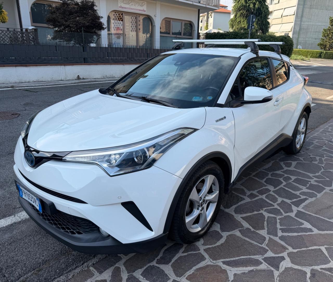 Toyota C-HR 1.8 Hybrid E-CVT Active