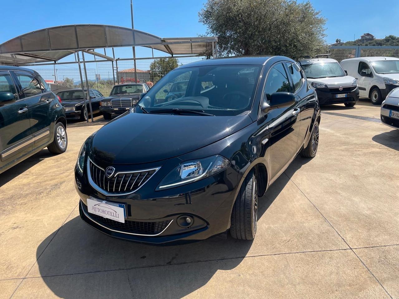 Lancia Ypsilon 1.0 FireFly S&S Hybrid Gold