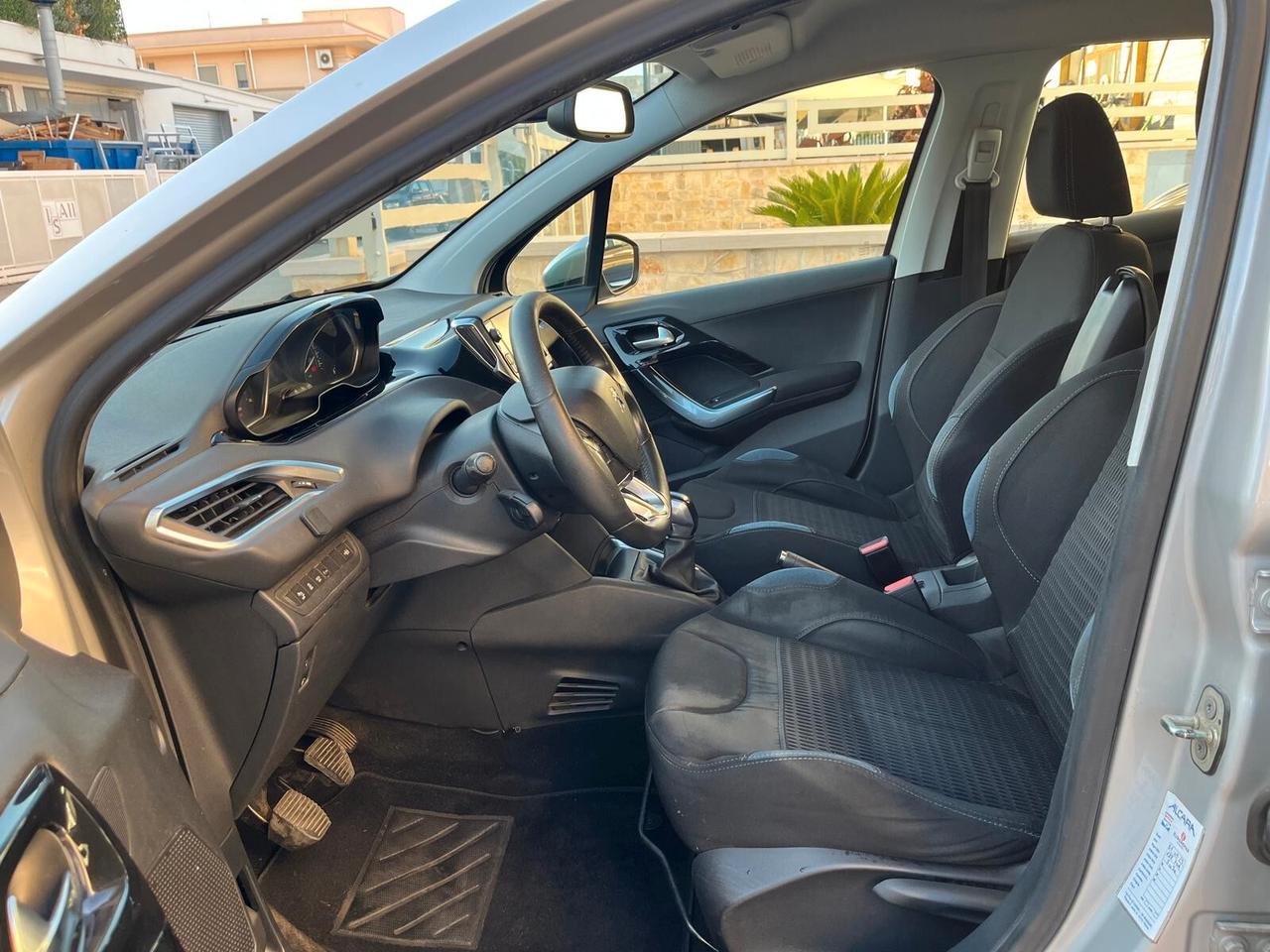 Peugeot 208 1.6 e-HDi 92 CV 5 porte Allure