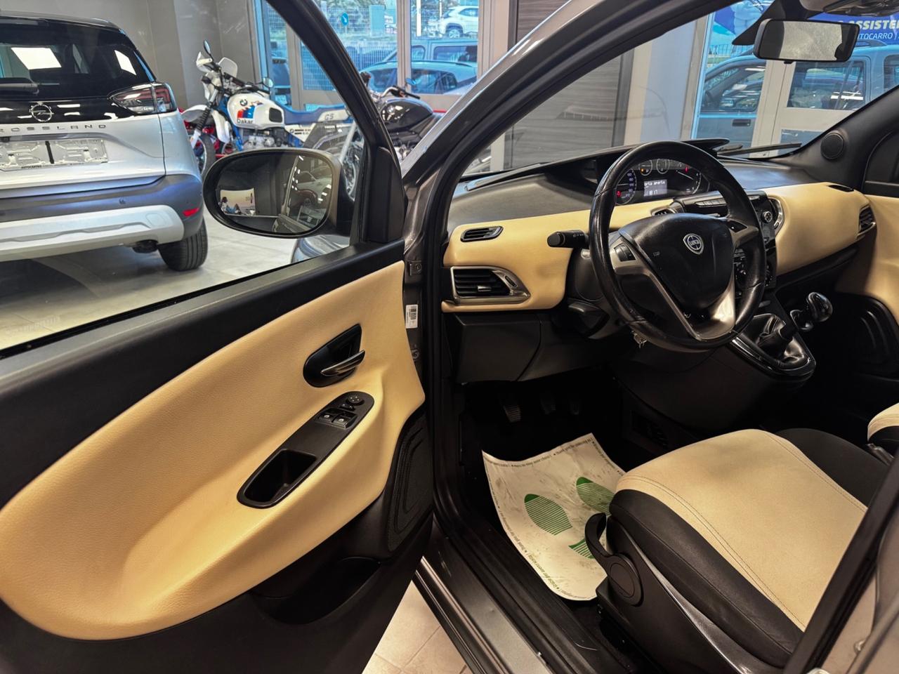 LANCIA YPSILON 900 T AIR METANO GOLD