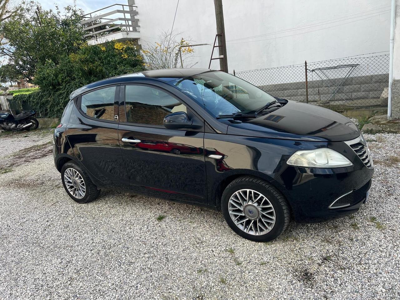 Lancia Ypsilon 1.2 69 CV 5 porte GPL Ecochic Gold