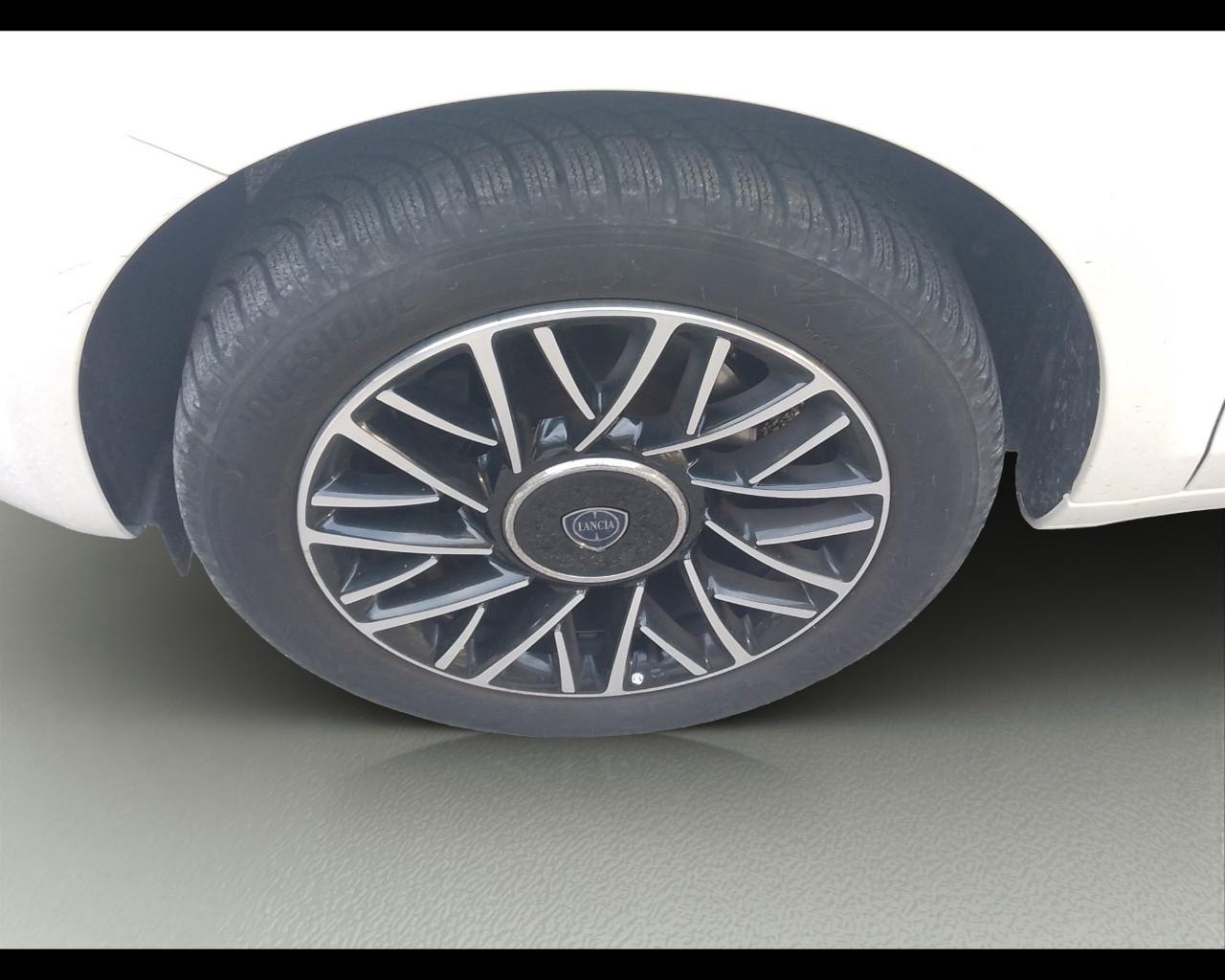 LANCIA Ypsilon 3ª serie - Ypsilon 1.2 69 CV 5 porte GPL Ecochic Gol