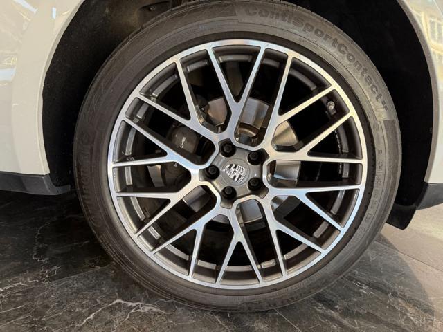 PORSCHE Macan 2.0