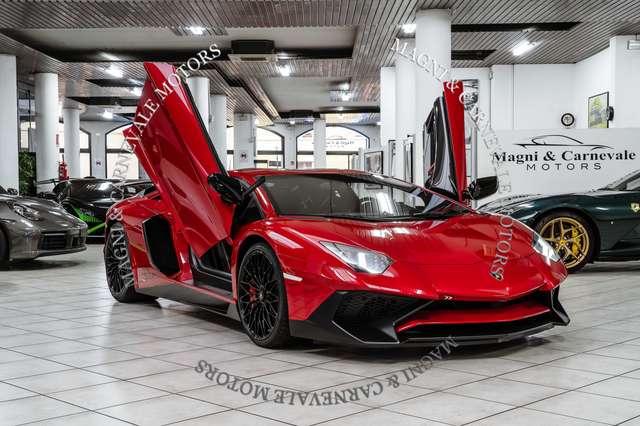 Lamborghini Aventador SV|(61 KM)DELIVERY MILEAGE|VAT|SPECIAL PAINT