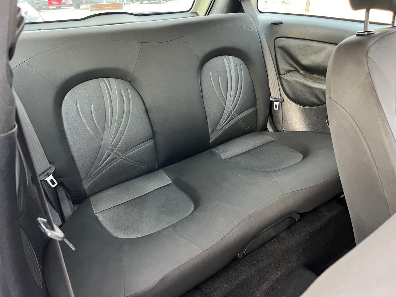 Lancia Ypsilon 1.2 69 CV Unyca 2011