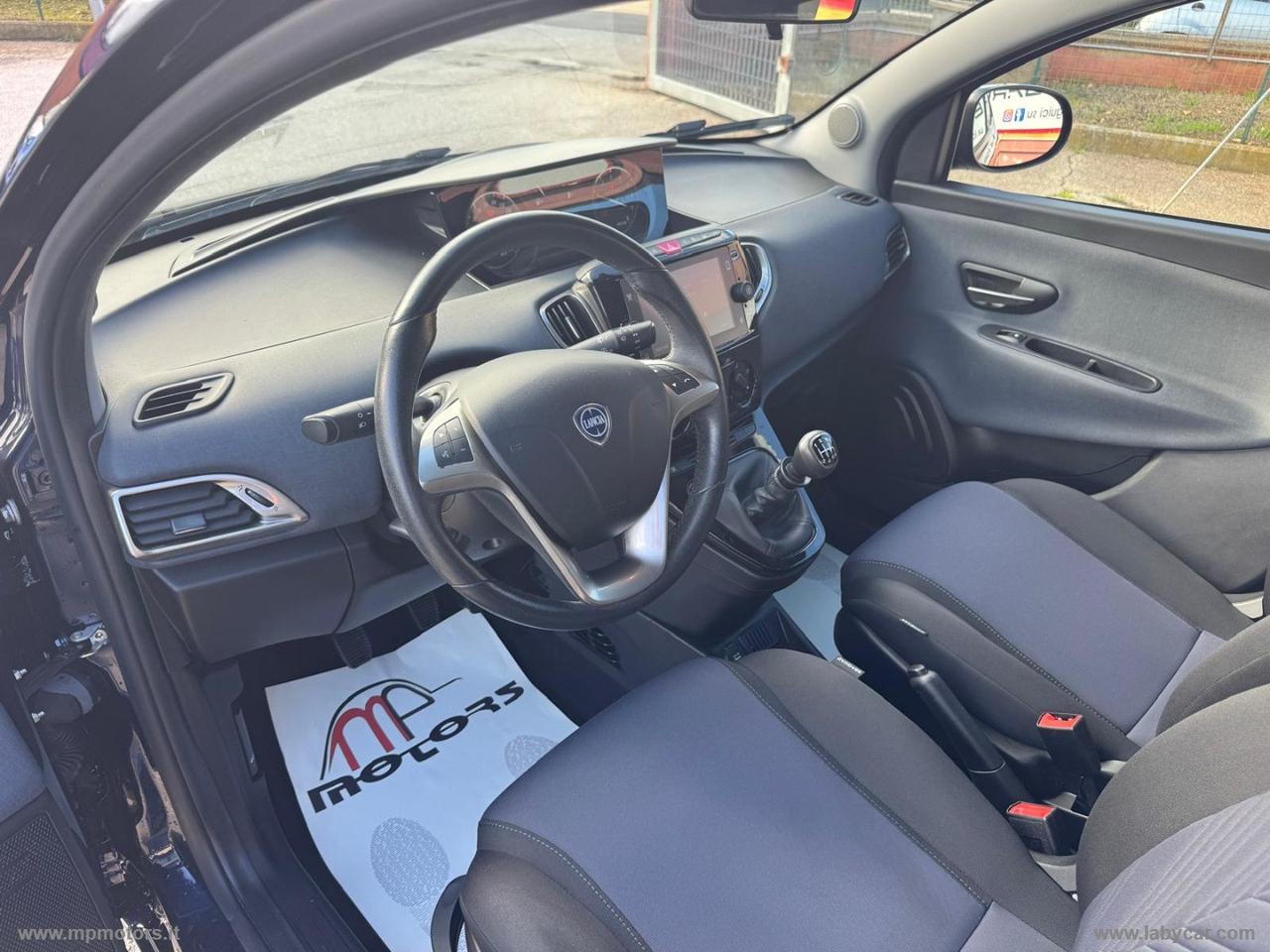 LANCIA YPSILON GOLD 1.0 HYBRID 70CV