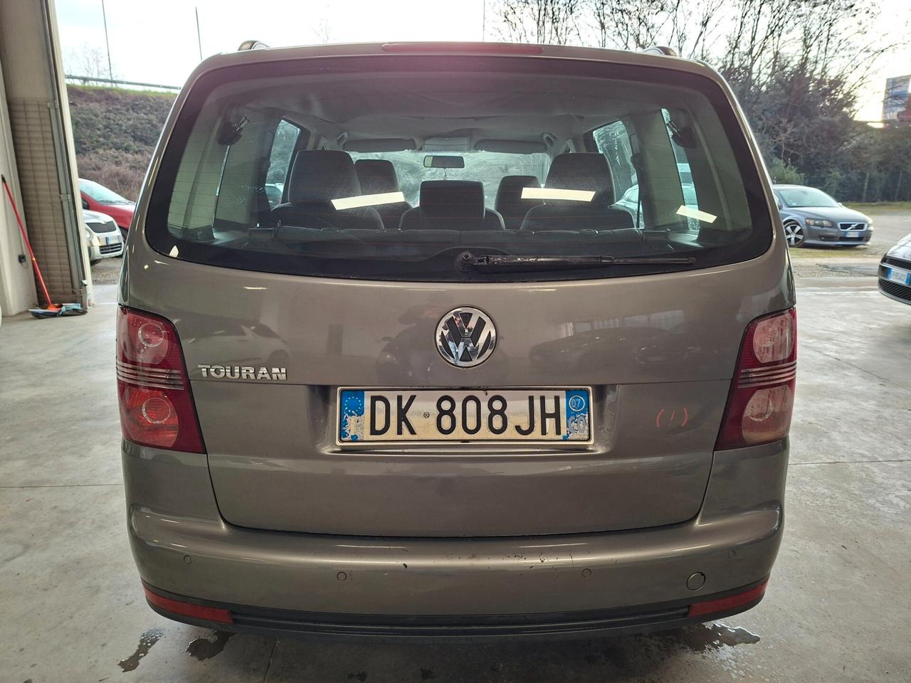 Volkswagen Touran 1.6 Conceptline