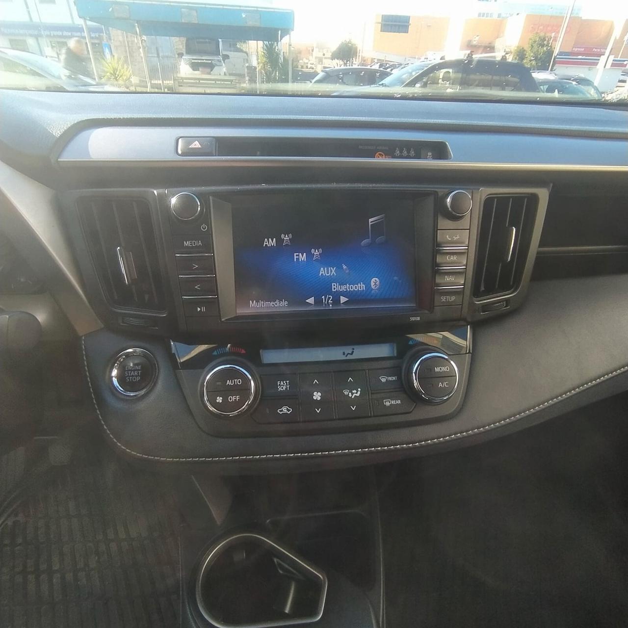 Toyota RAV 4 RAV4 2.0 D-4D 2WD Business