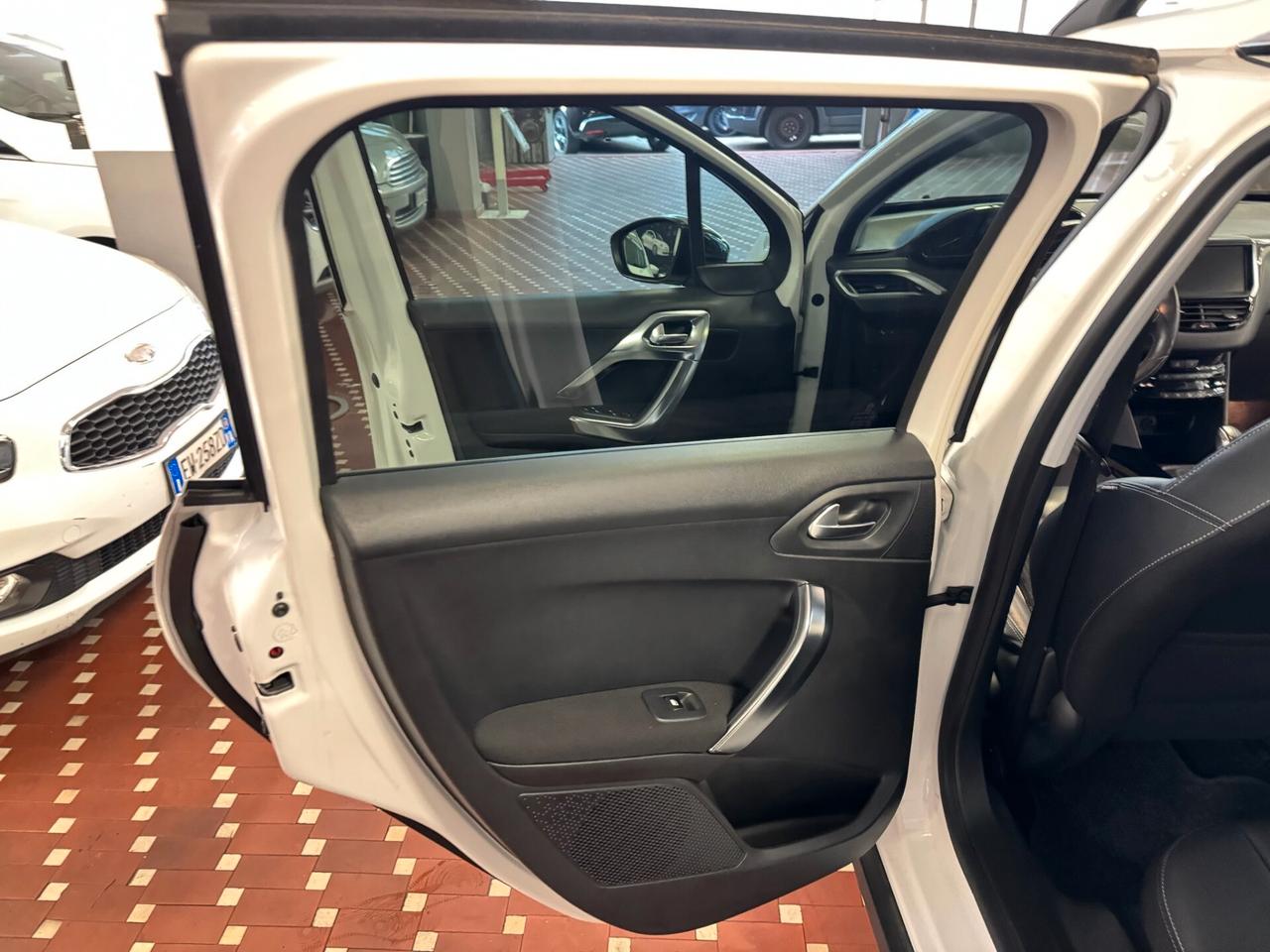 Peugeot 2008 PureTech 82 Allure - UNICO PROPRIETARIO