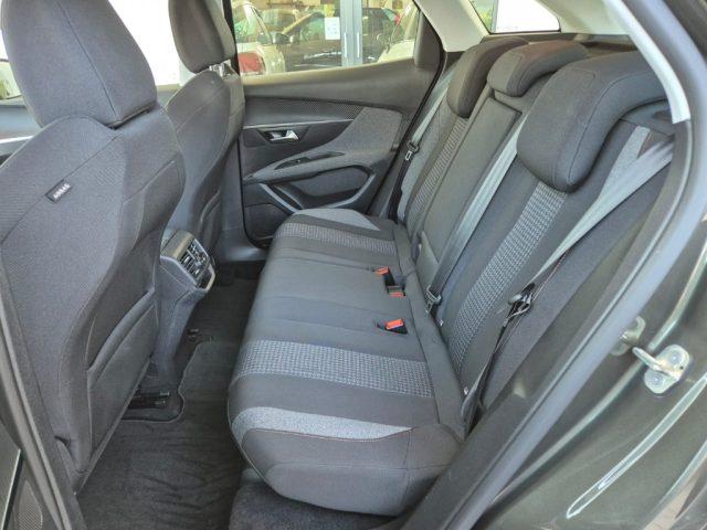 PEUGEOT 3008 BlueHDi 130 S&S Business