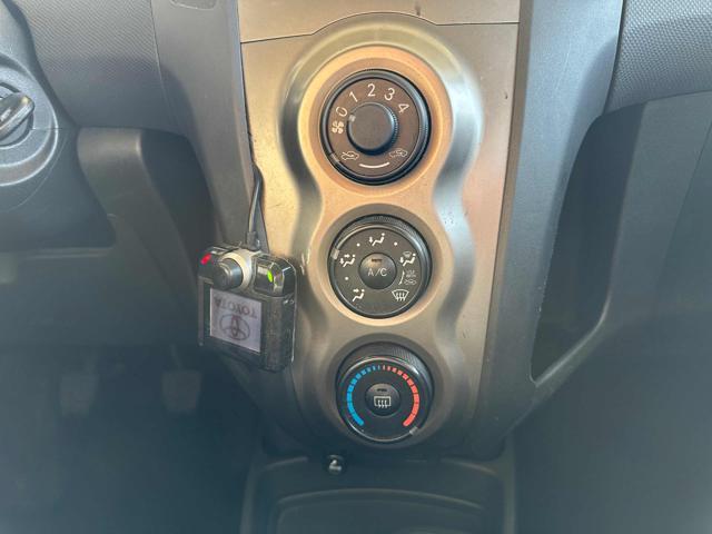 TOYOTA Yaris 1.0 3 porte OK NEPATENTATI BLUETHOOT