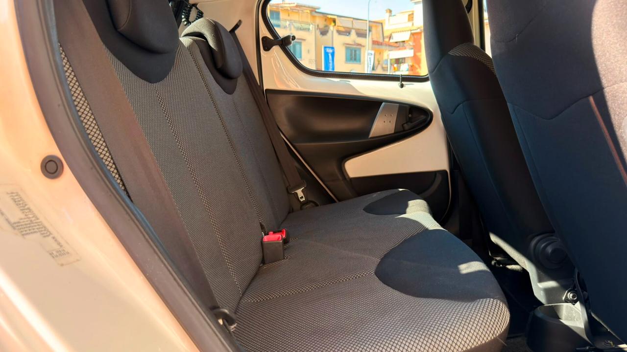 Toyota Aygo 1.0 12V VVT-i 5 porte Lounge Connect MMT