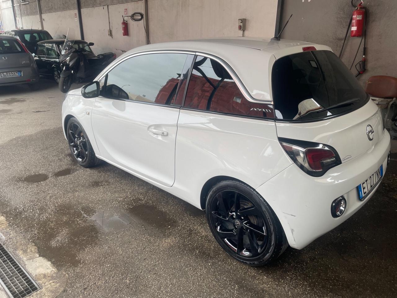 Opel Adam 1.4 87 CV White/Black Link
