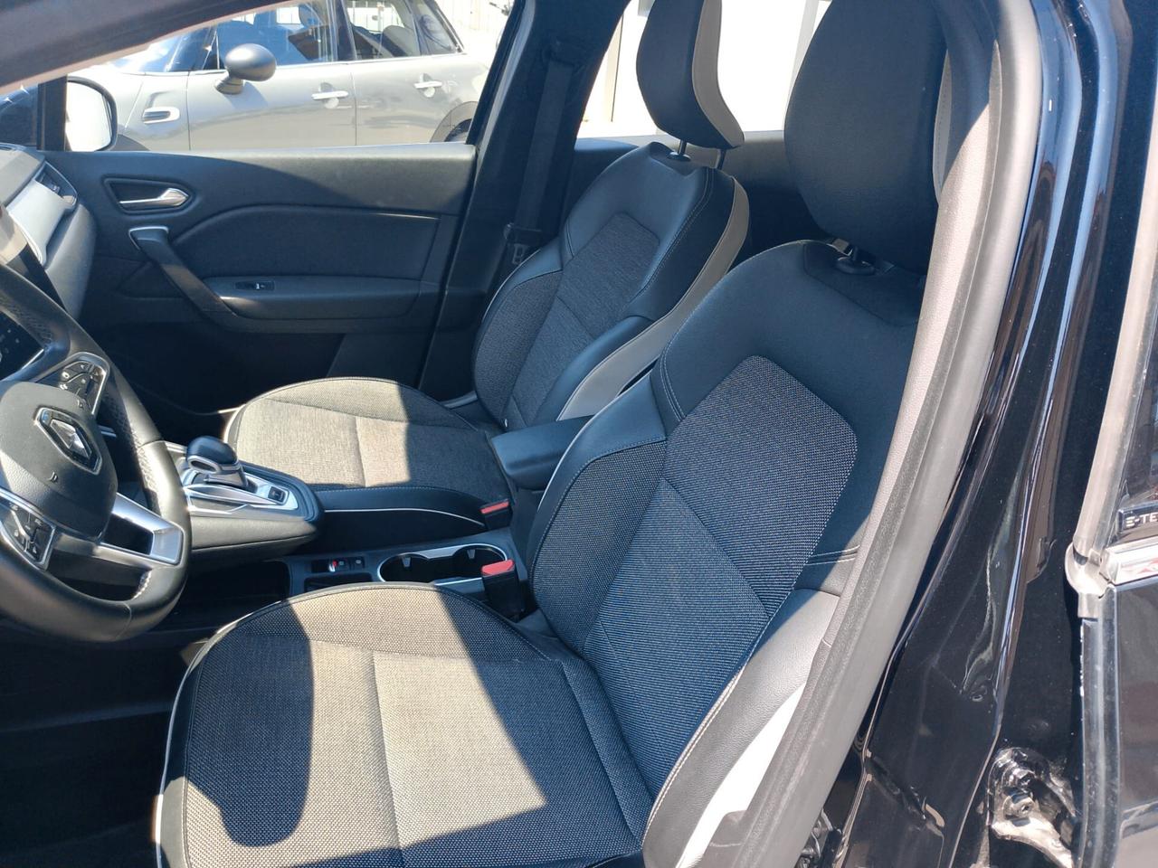 Renault Captur Plug-in Hybrid E-Tech 160 CV Initiale Paris