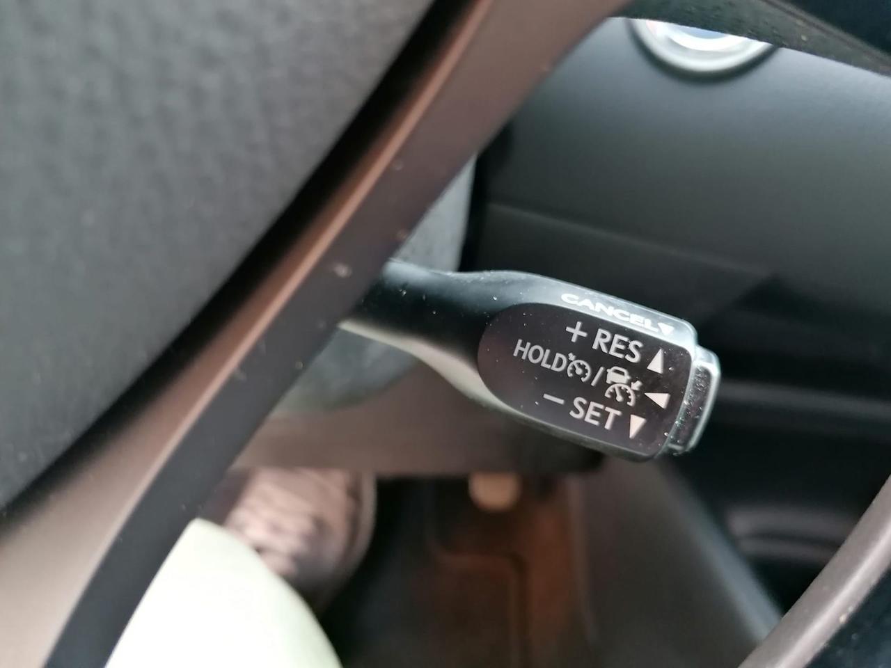 Toyota C-HR 1.8 Hybrid E-CVT Business