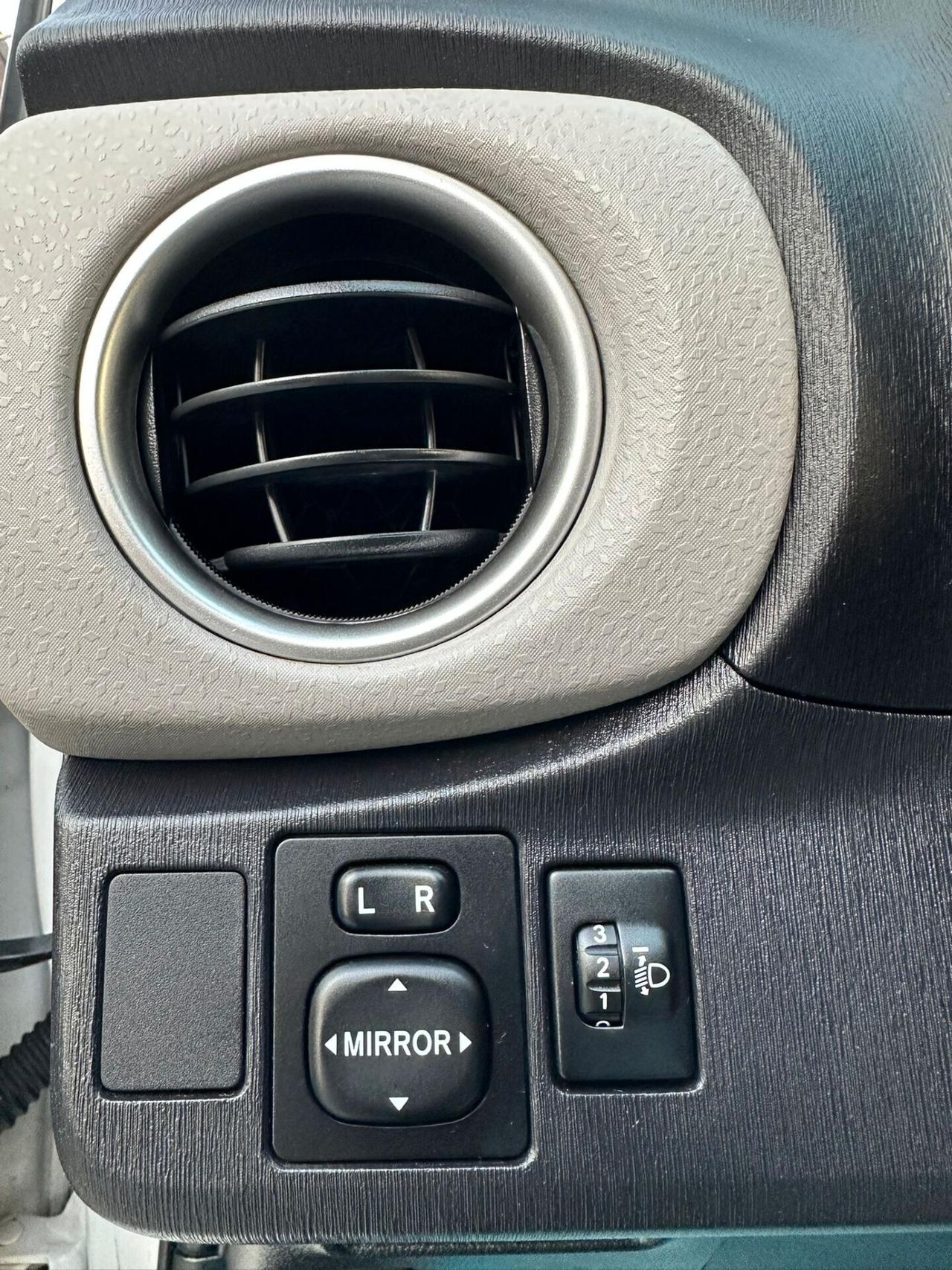 Toyota Yaris 1.0 5 porte Lounge - Unico Proprietario